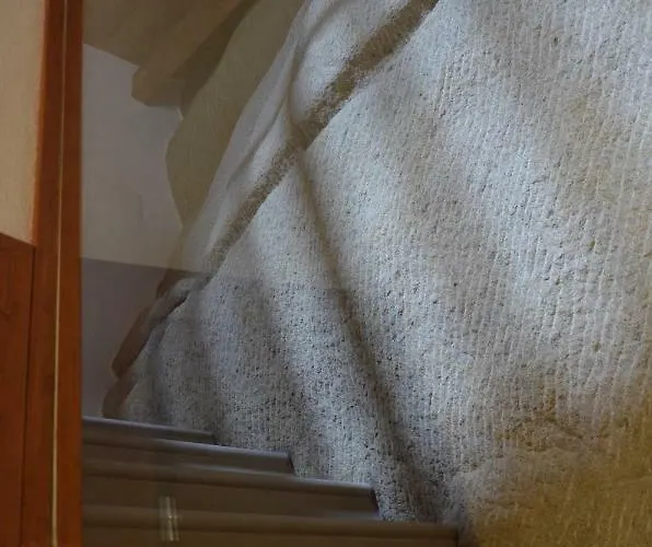 La Casa Sulla Roccia 住宿加早餐酒店 皮耶特拉佩尔托萨